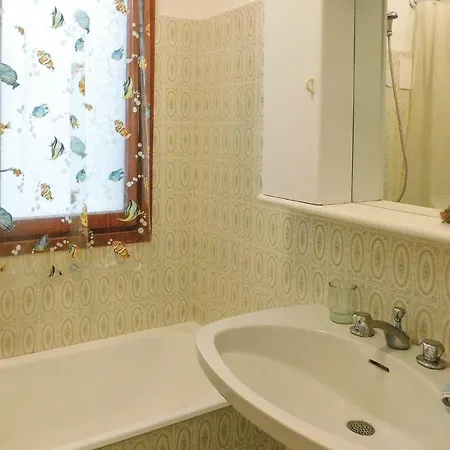 Awesome In W/ 1 Bedrooms * San Remo