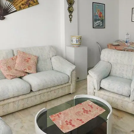 Awesome In W/ 1 Bedrooms